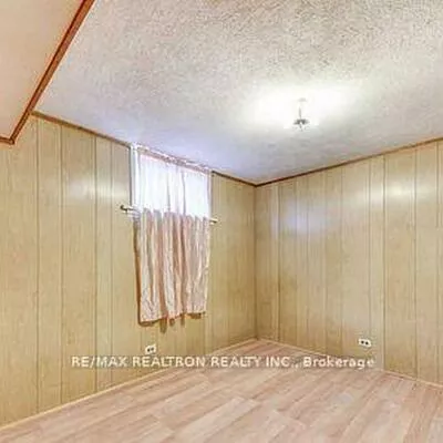 49, Janray (BSMNT), Woburn, Toronto
