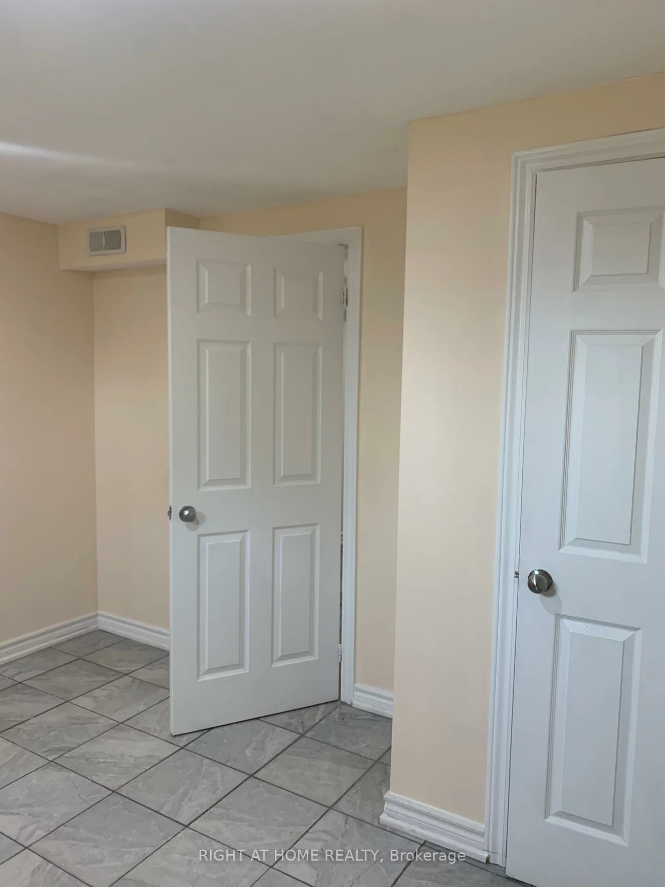63, Pachino, Wexford-Maryvale, Toronto