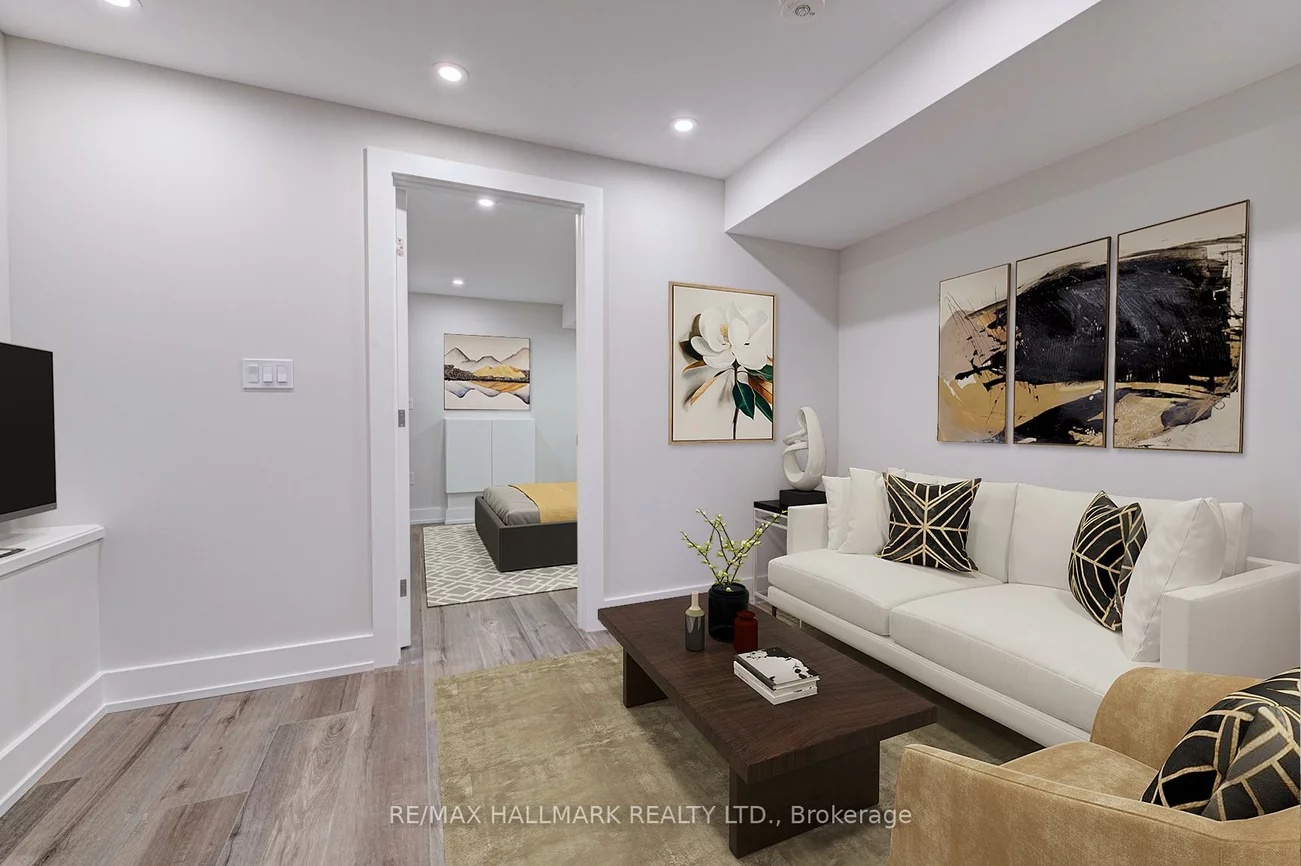 924, Broadview, Playter Estates-Danforth, Toronto