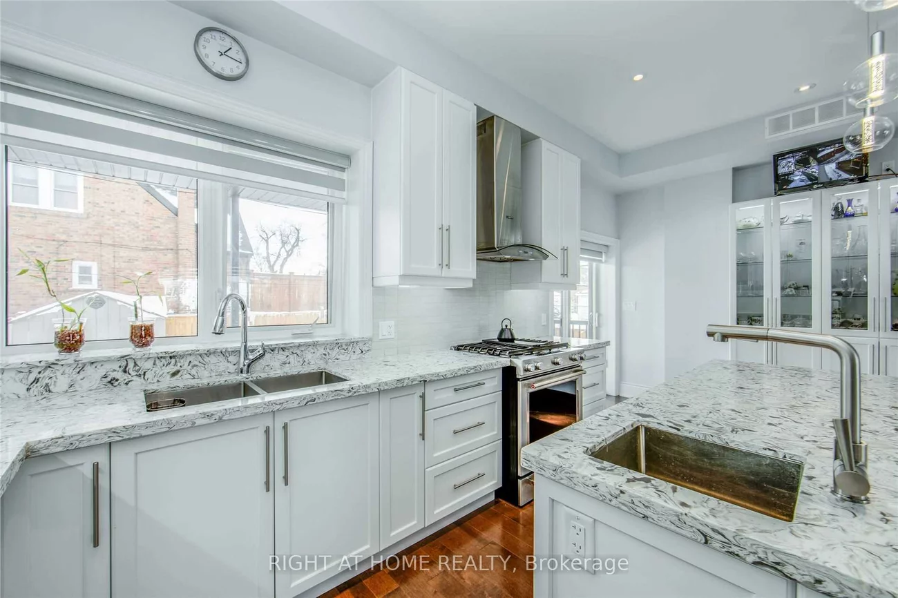 484, Donlands, East York, Toronto