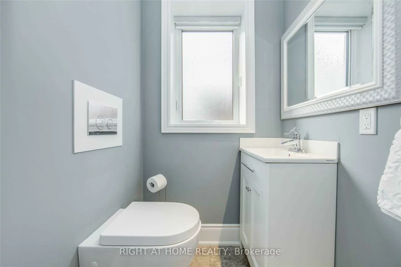484, Donlands, East York, Toronto
