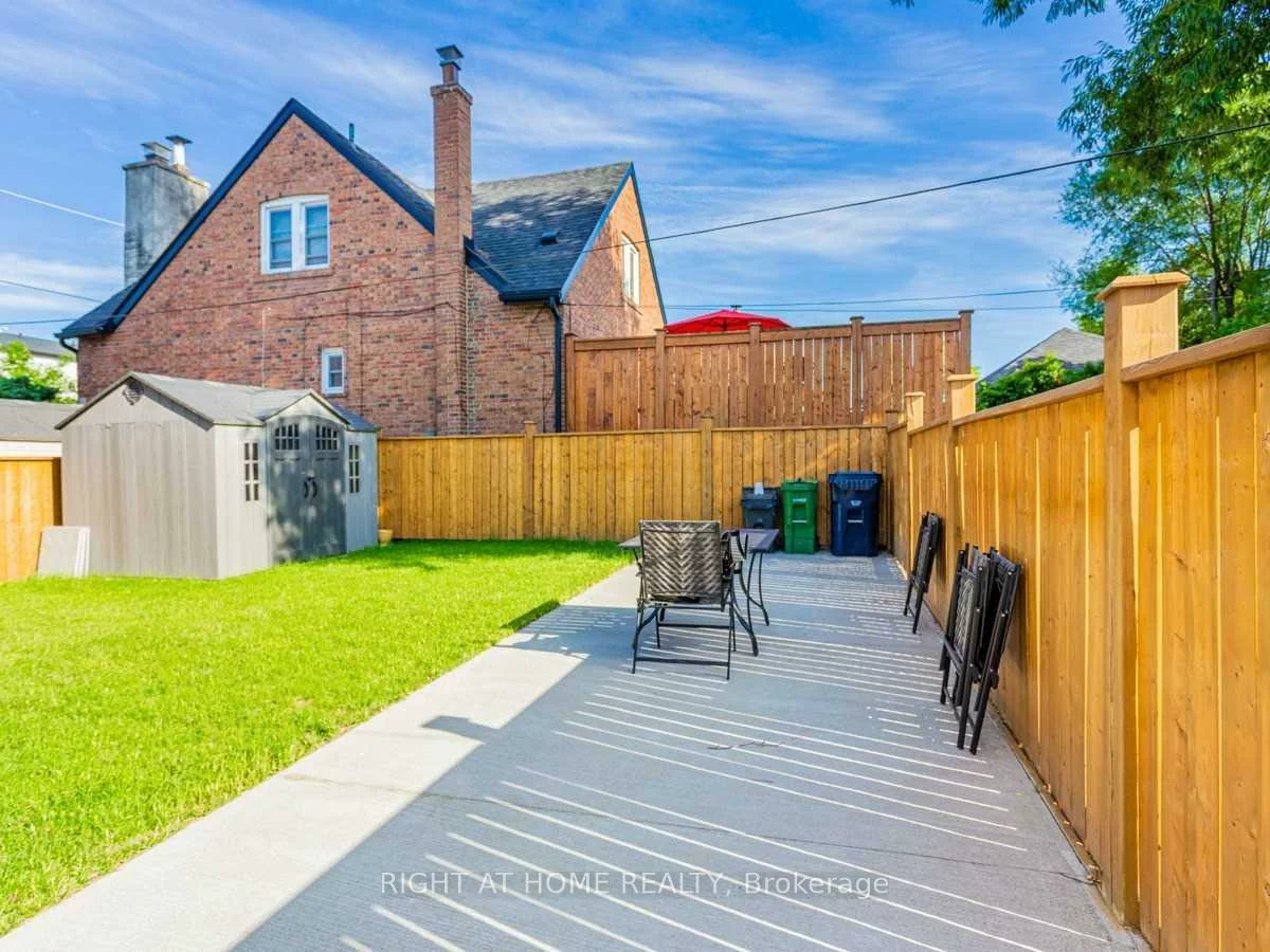484, Donlands, East York, Toronto