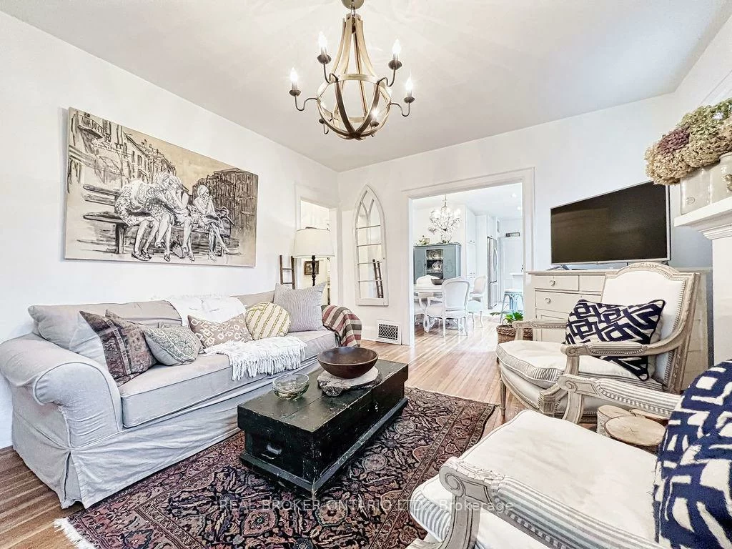 43, Stanhope, Broadview North, Toronto
