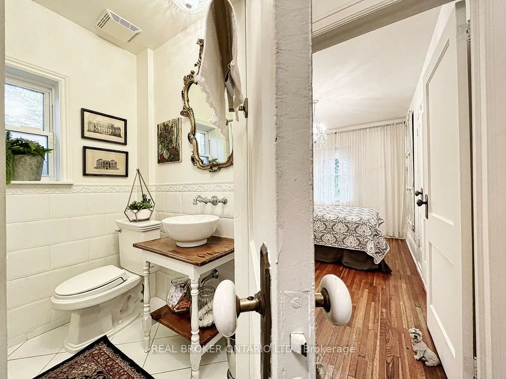 43, Stanhope, Broadview North, Toronto