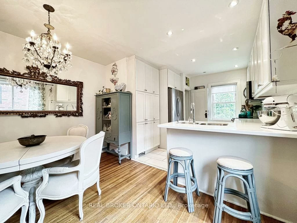 43, Stanhope, Broadview North, Toronto