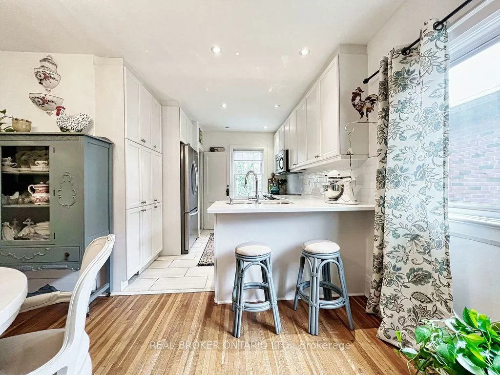 43, Stanhope, Broadview North, Toronto
