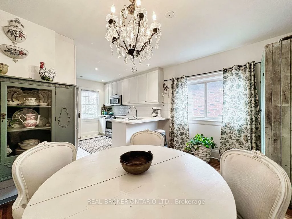 43, Stanhope, Broadview North, Toronto
