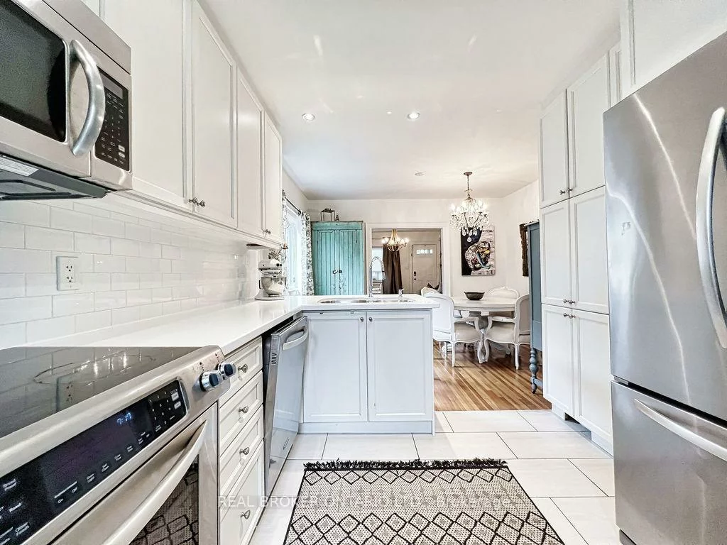 43, Stanhope, Broadview North, Toronto