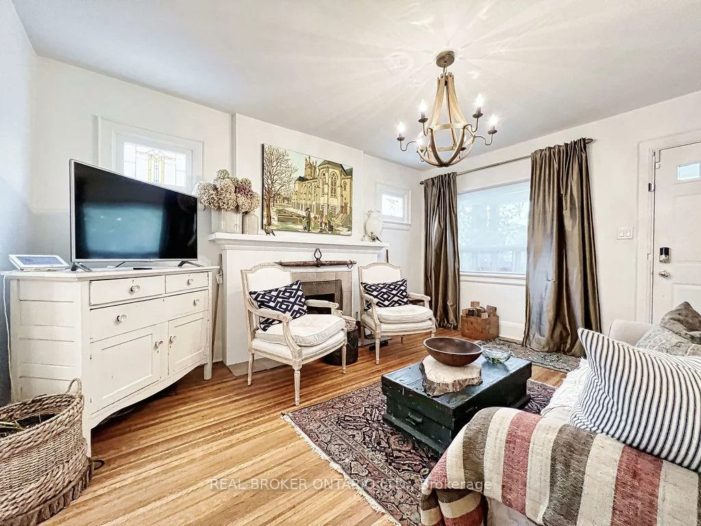 43, Stanhope, Broadview North, Toronto