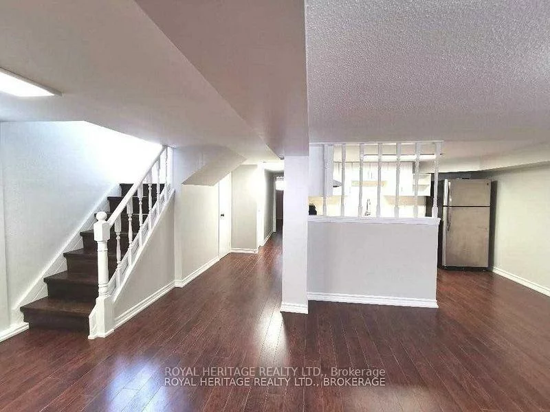 95, Santamonica, Clairlea-Birchmount, Toronto