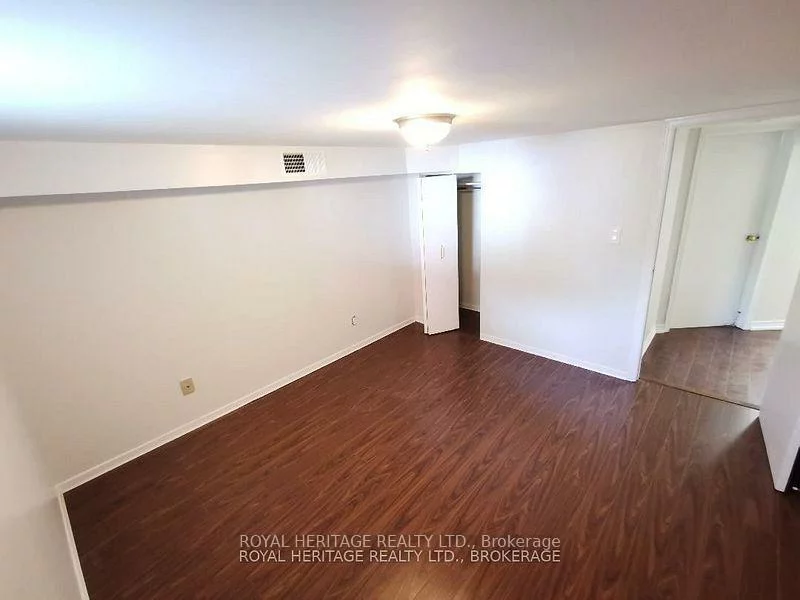 95, Santamonica, Clairlea-Birchmount, Toronto