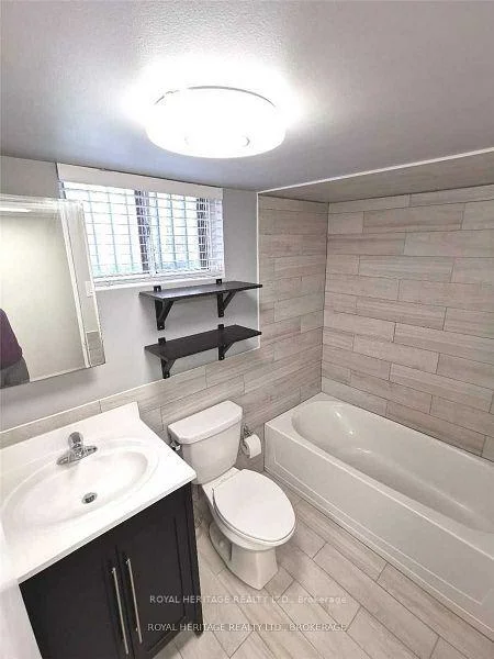95, Santamonica, Clairlea-Birchmount, Toronto