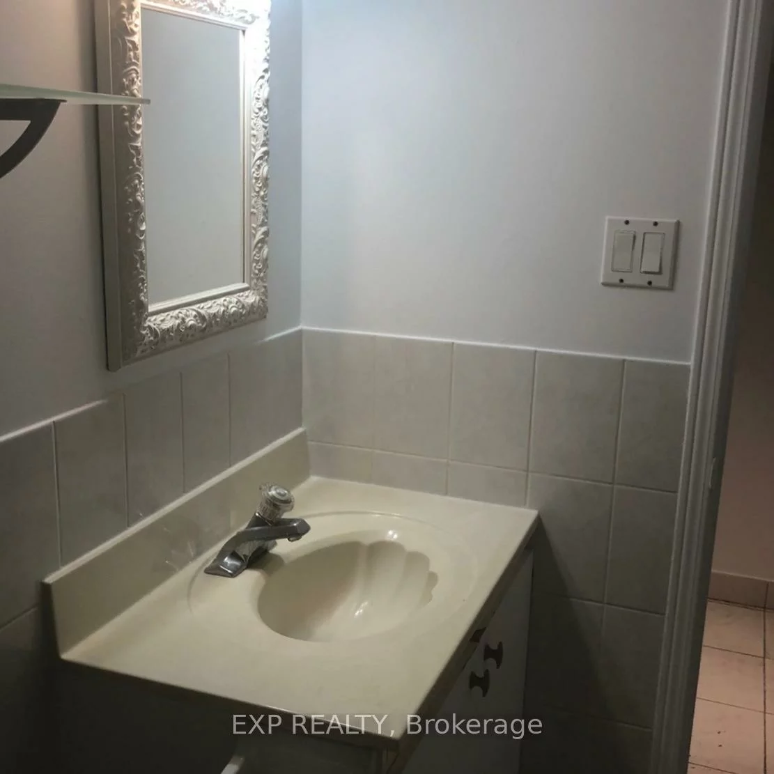 574, Coxwell, Greenwood-Coxwell, Toronto