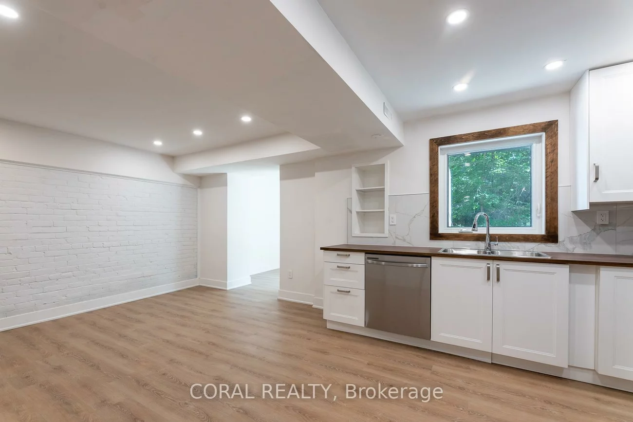 29, Victor, North Riverdale, Toronto