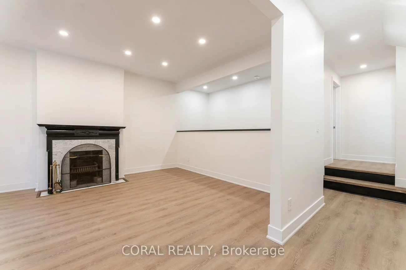 29, Victor, North Riverdale, Toronto