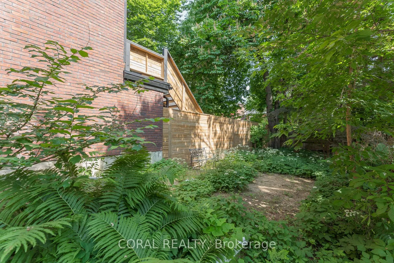 29, Victor, North Riverdale, Toronto