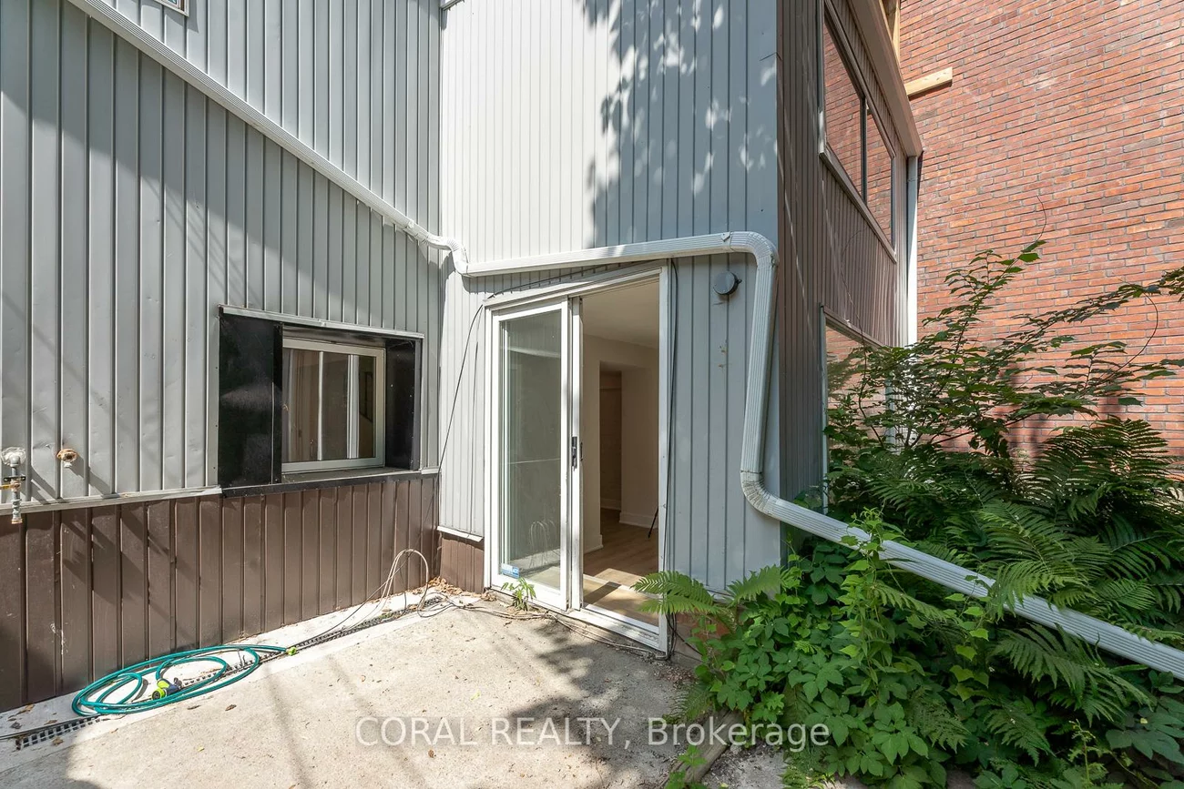 29, Victor, North Riverdale, Toronto
