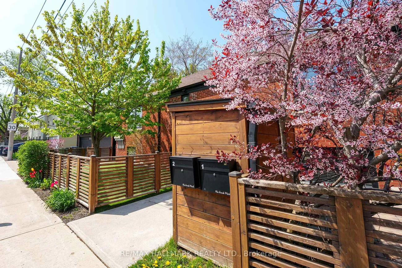 276, King Edward, Woodbine-Lumsden, Toronto