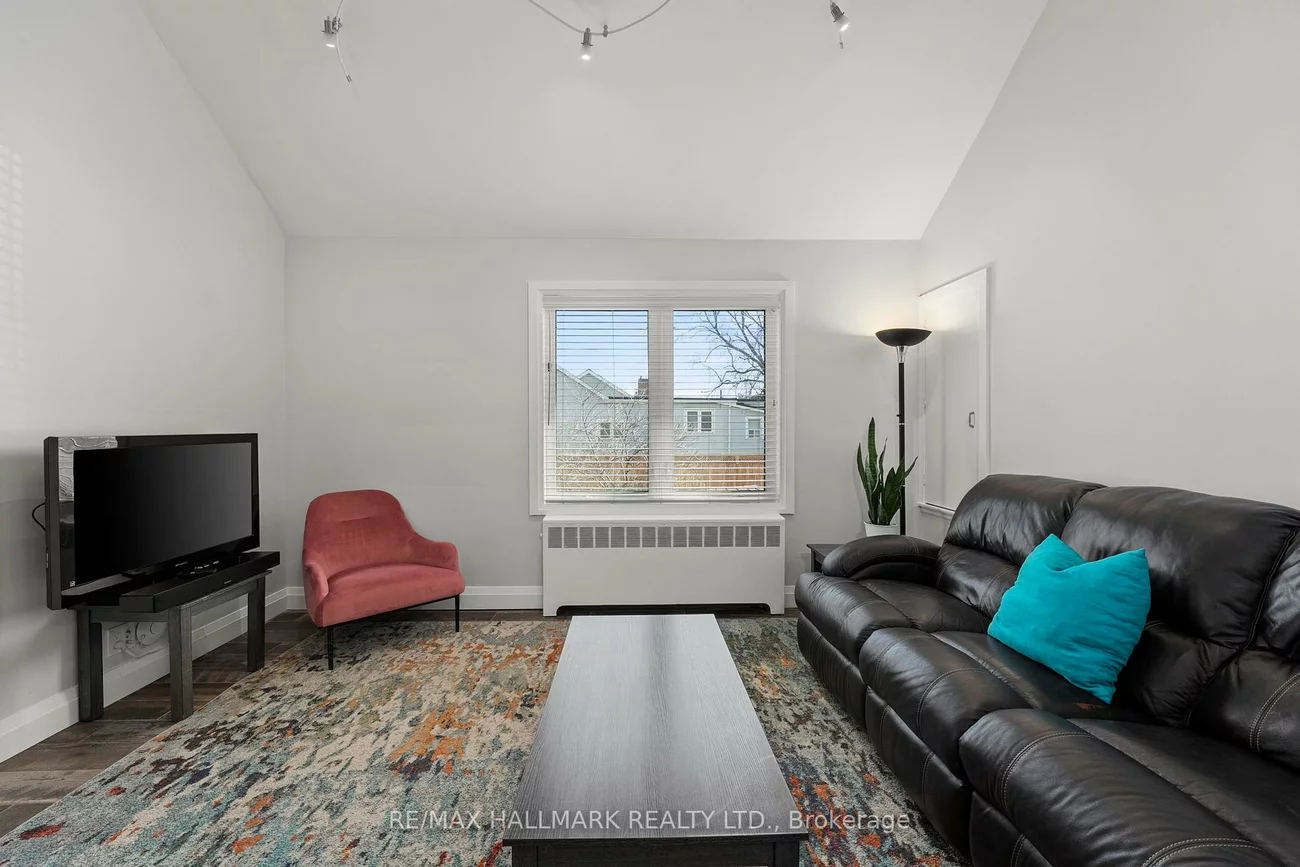 276, King Edward, Woodbine-Lumsden, Toronto