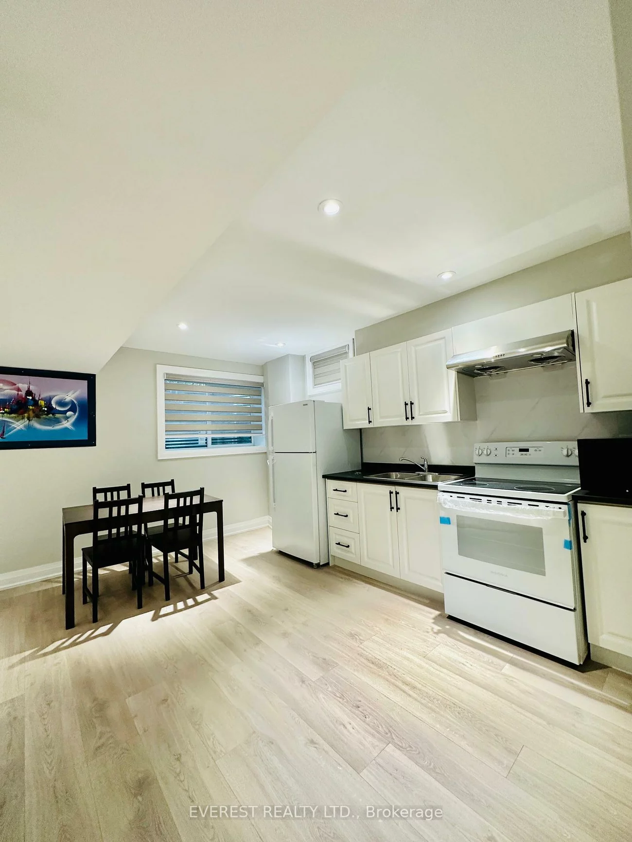 100, Westbourne, Clairlea-Birchmount, Toronto