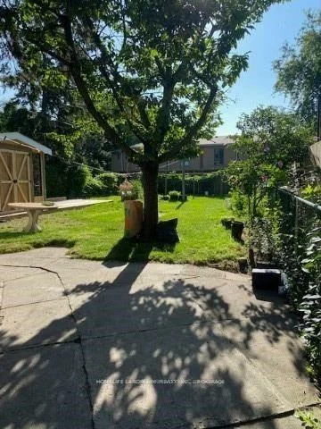 11, Hillside, Broadview North, Toronto