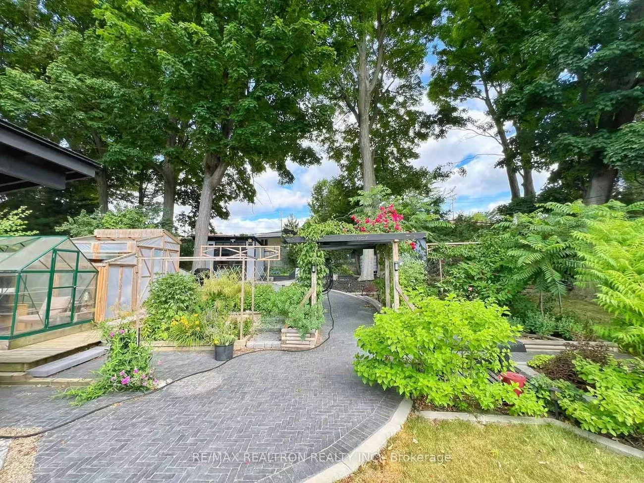 32, Stoney Creek, West Hill, Toronto