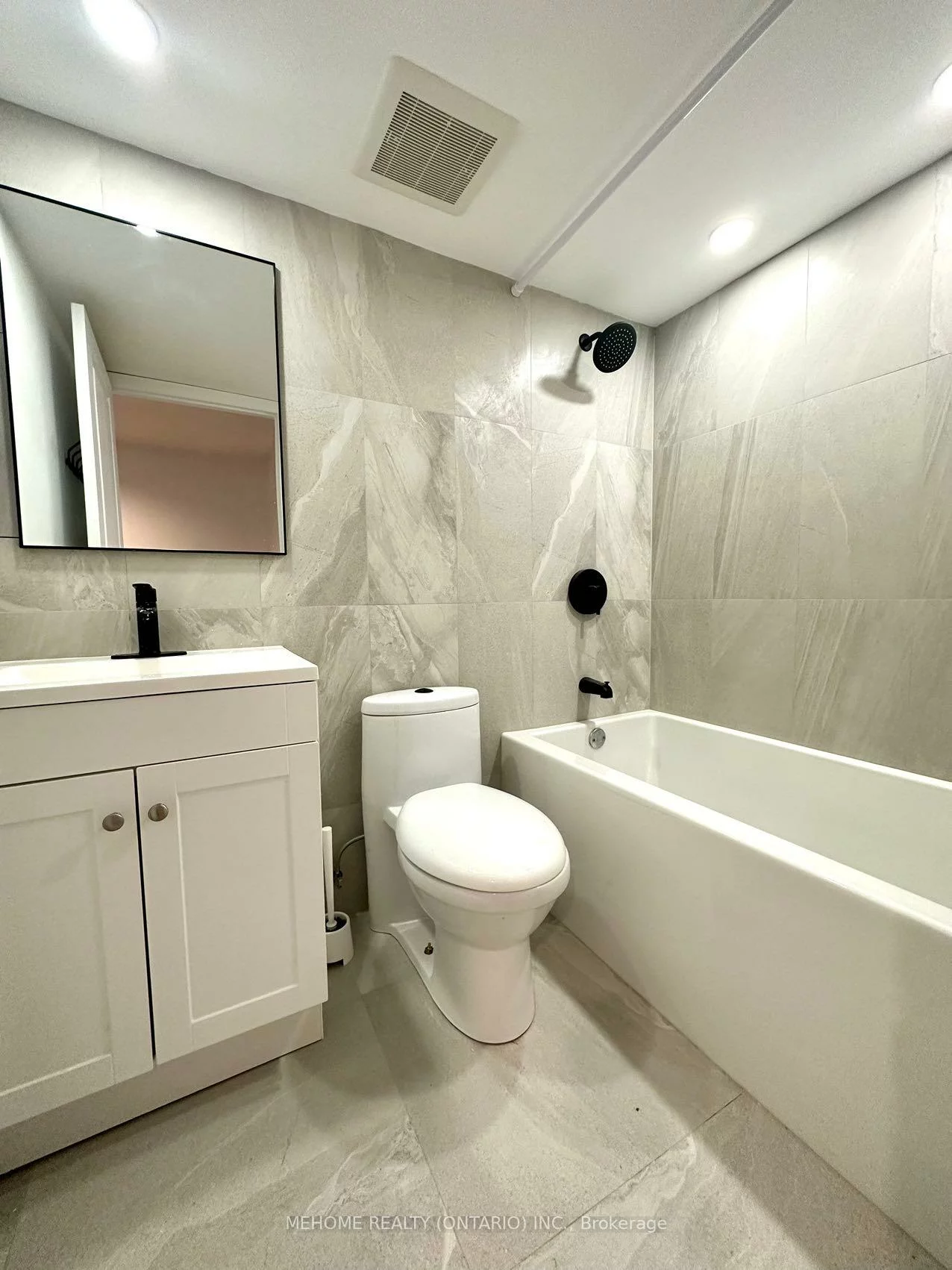 Bsmt 92, Scarden, Tam O'Shanter-Sullivan, Toronto