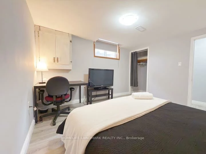 81, United, Malvern, Toronto
