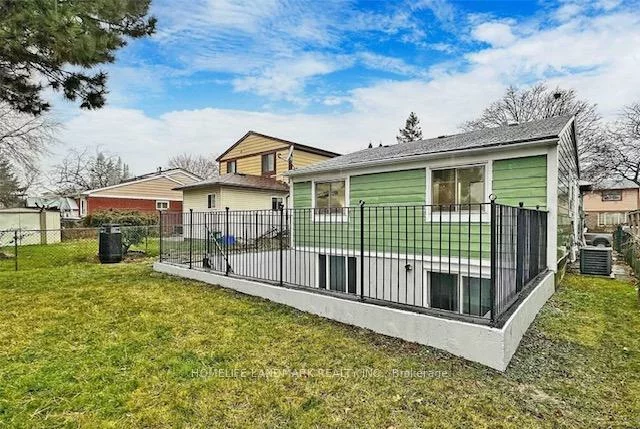 81, United, Malvern, Toronto
