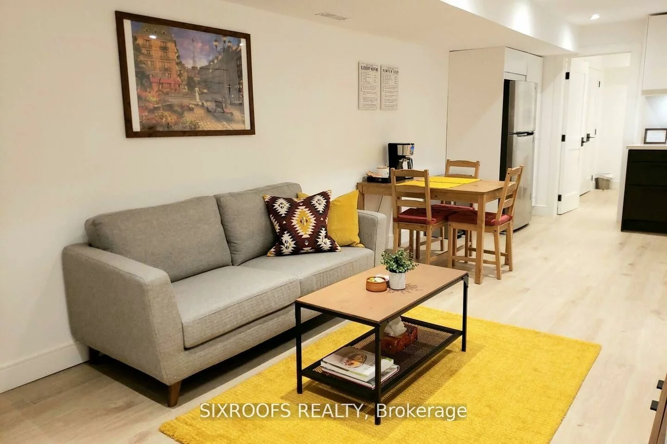 80, Virginia, Danforth Village-East York, Toronto