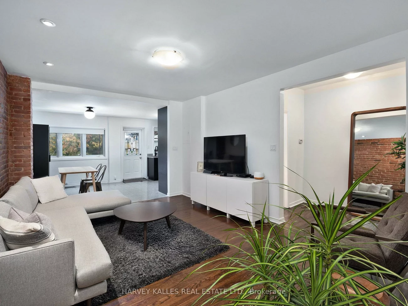 1406, Danforth, Danforth, Toronto