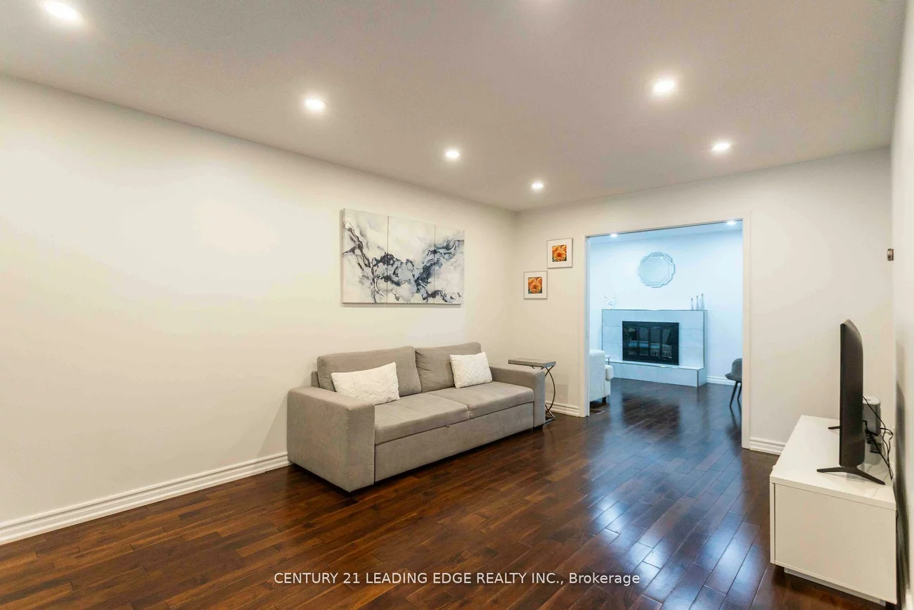 49, Harringay, L'Amoreaux, Toronto