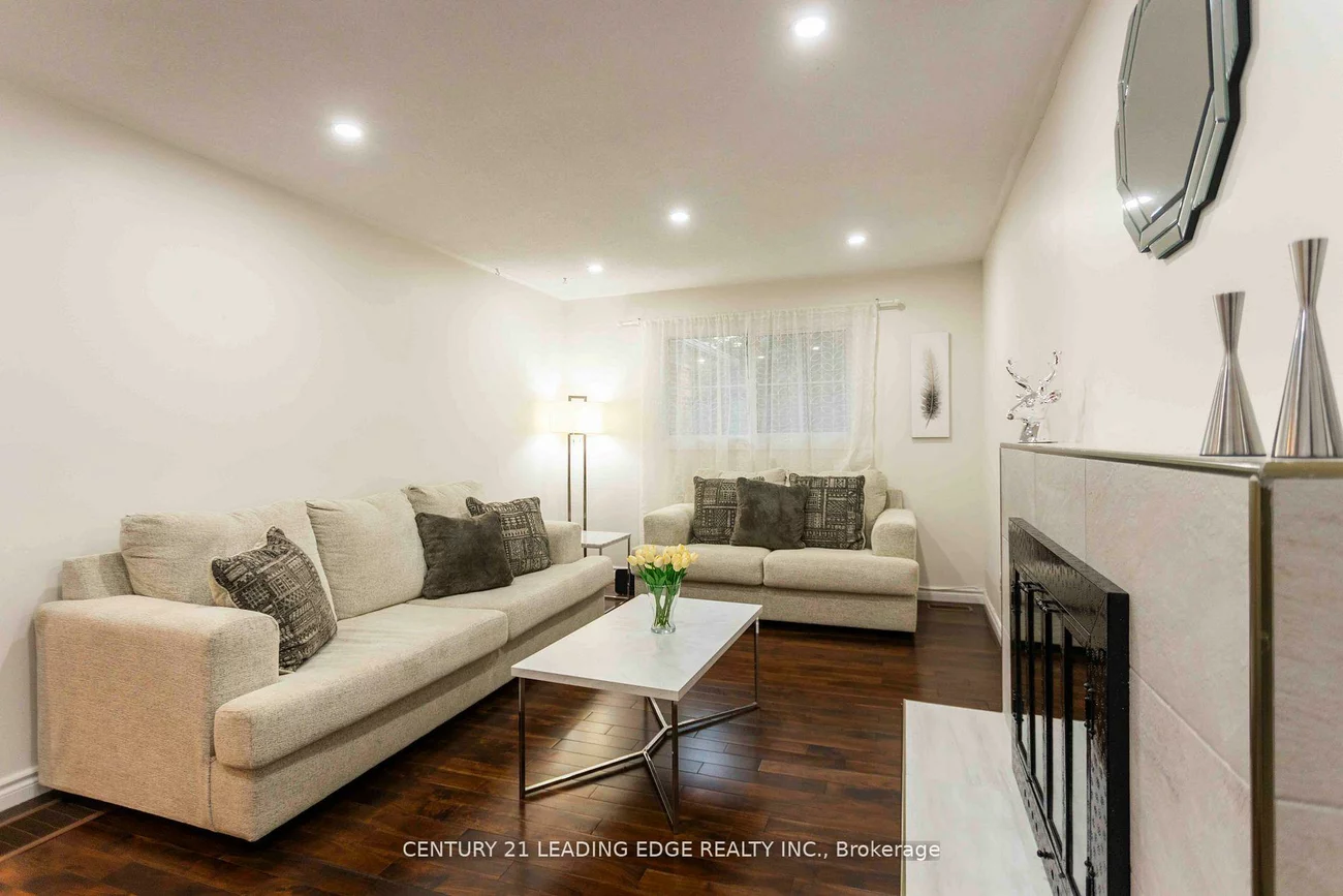 49, Harringay, L'Amoreaux, Toronto