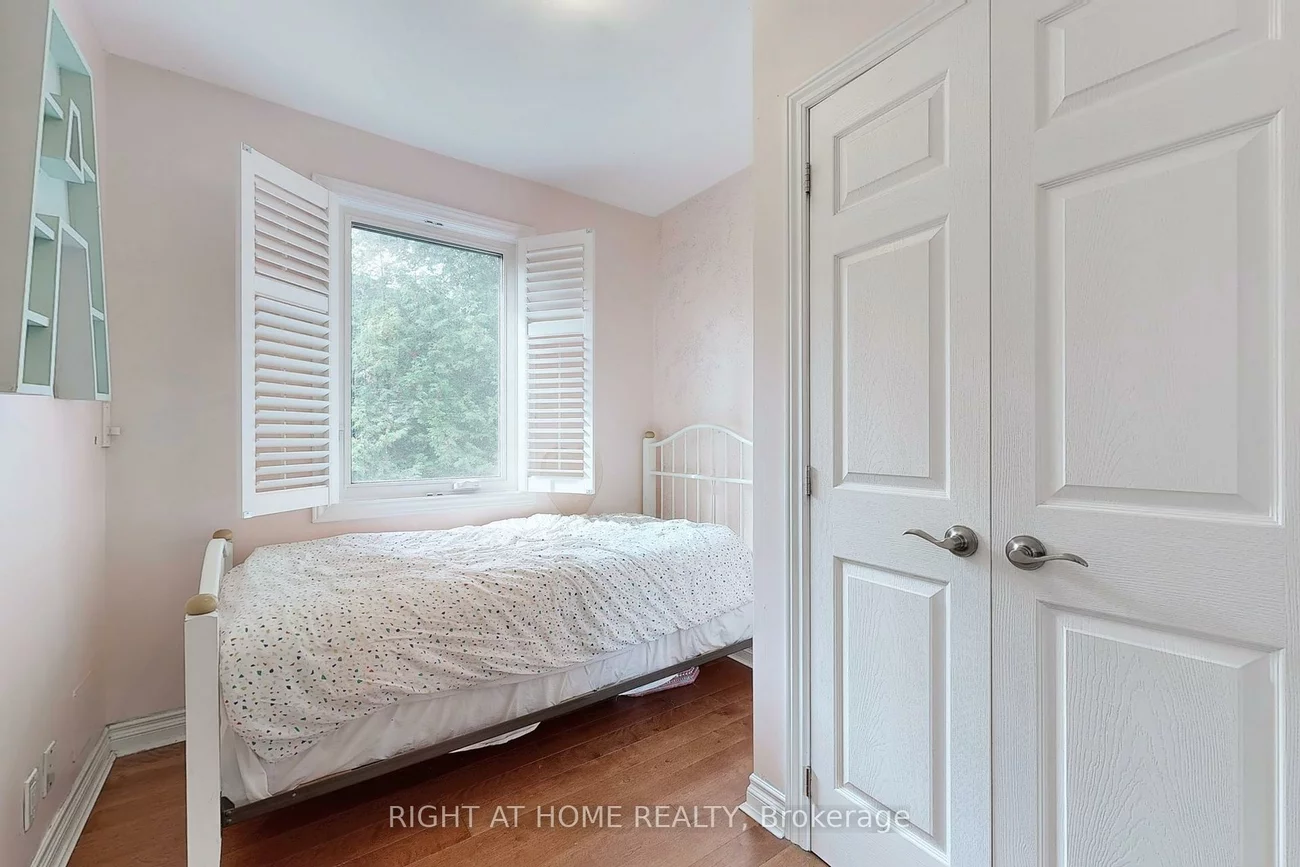 56, Fenwood, Cliffcrest, Toronto
