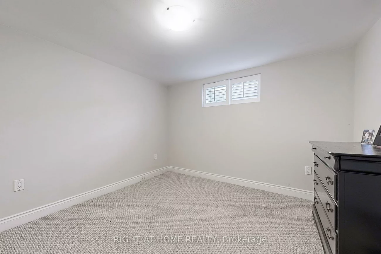 56, Fenwood, Cliffcrest, Toronto