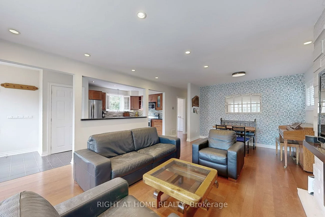 56, Fenwood, Cliffcrest, Toronto