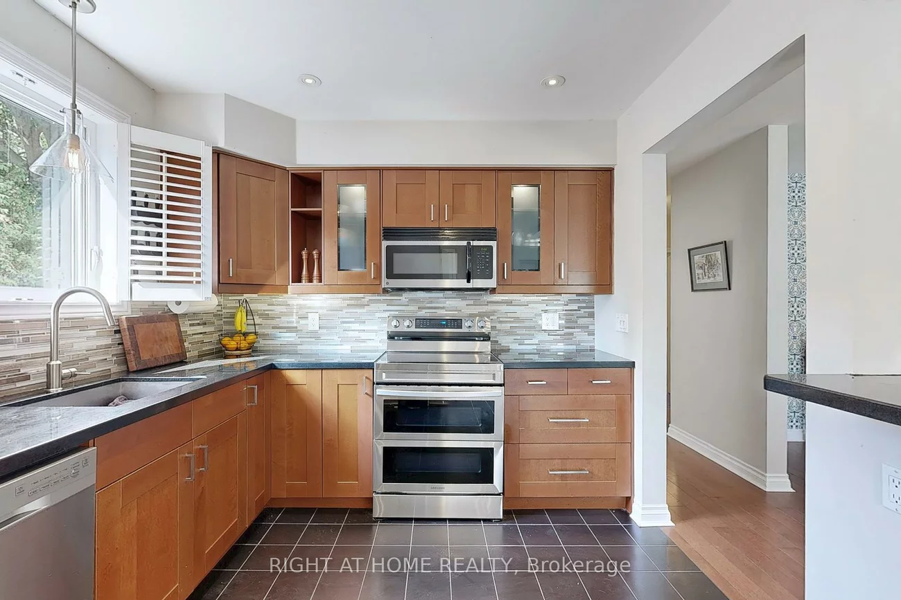 56, Fenwood, Cliffcrest, Toronto