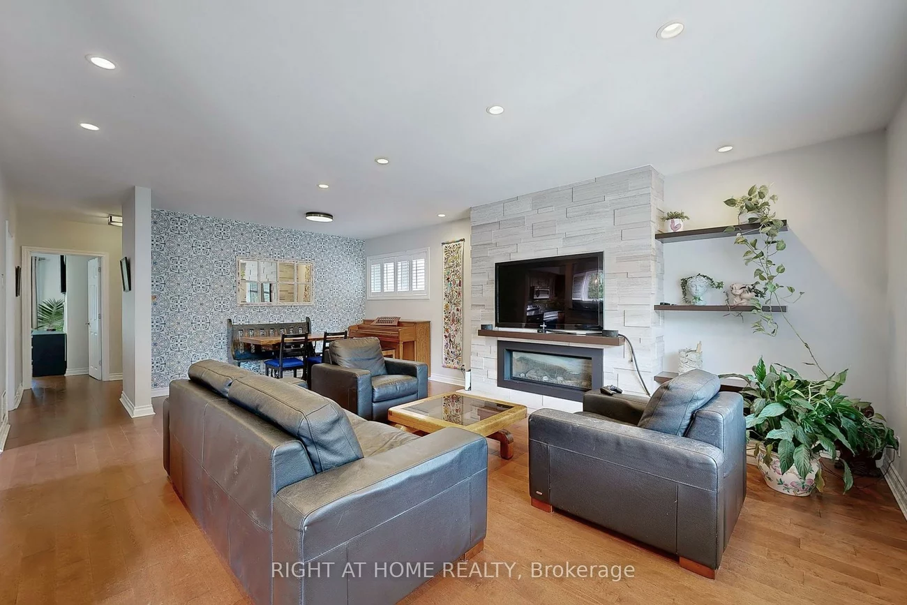 56, Fenwood, Cliffcrest, Toronto