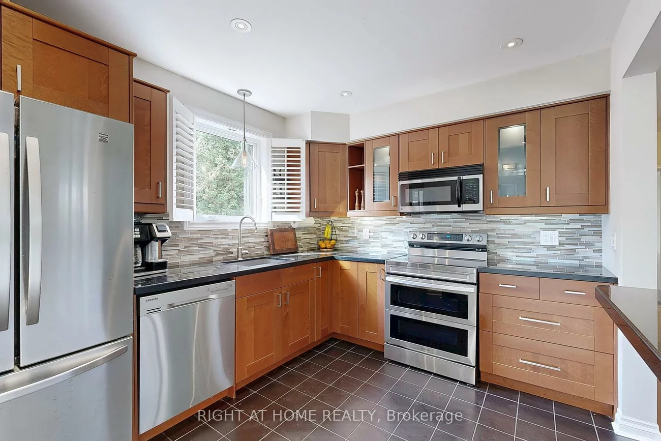 56, Fenwood, Cliffcrest, Toronto