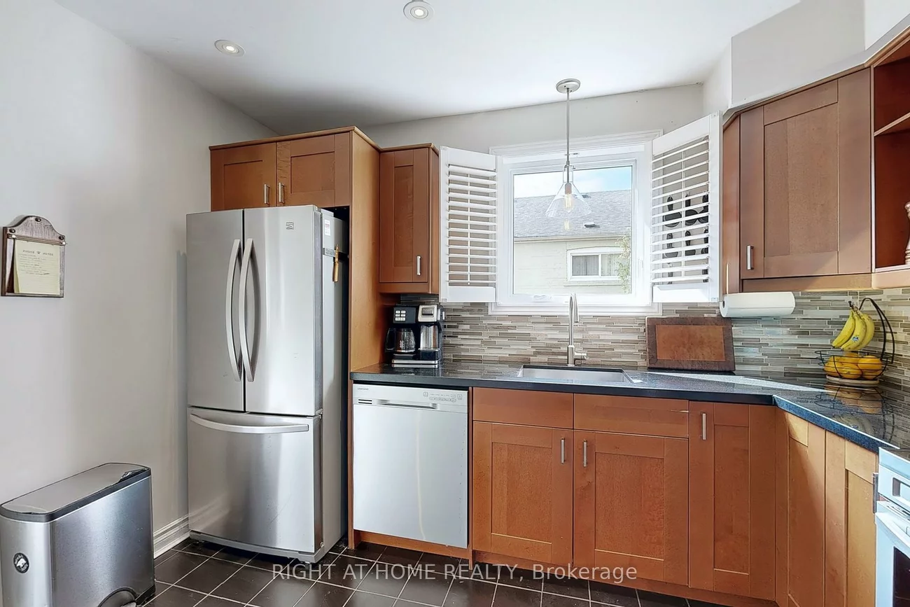 56, Fenwood, Cliffcrest, Toronto