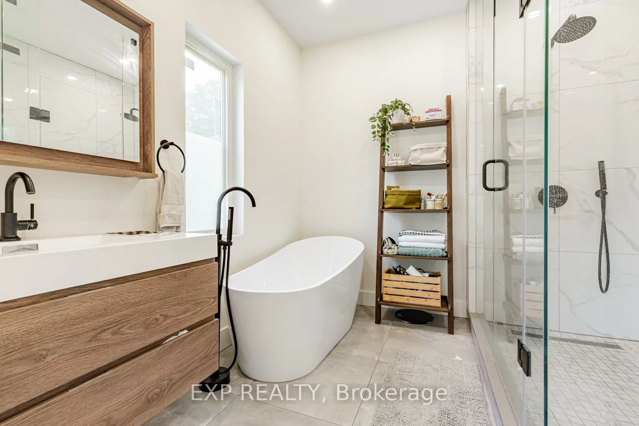 1043, Logan, Broadview North, Toronto