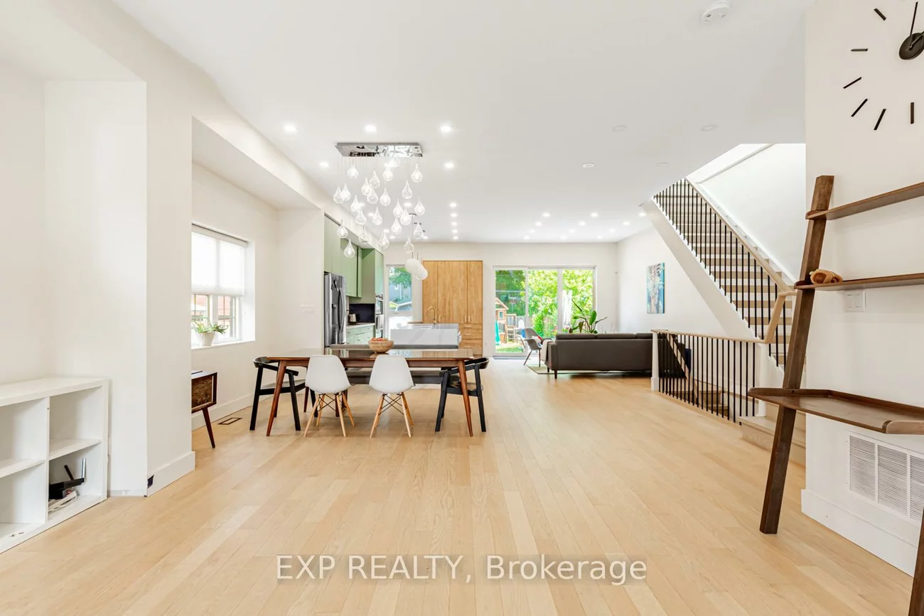 1043, Logan, Broadview North, Toronto