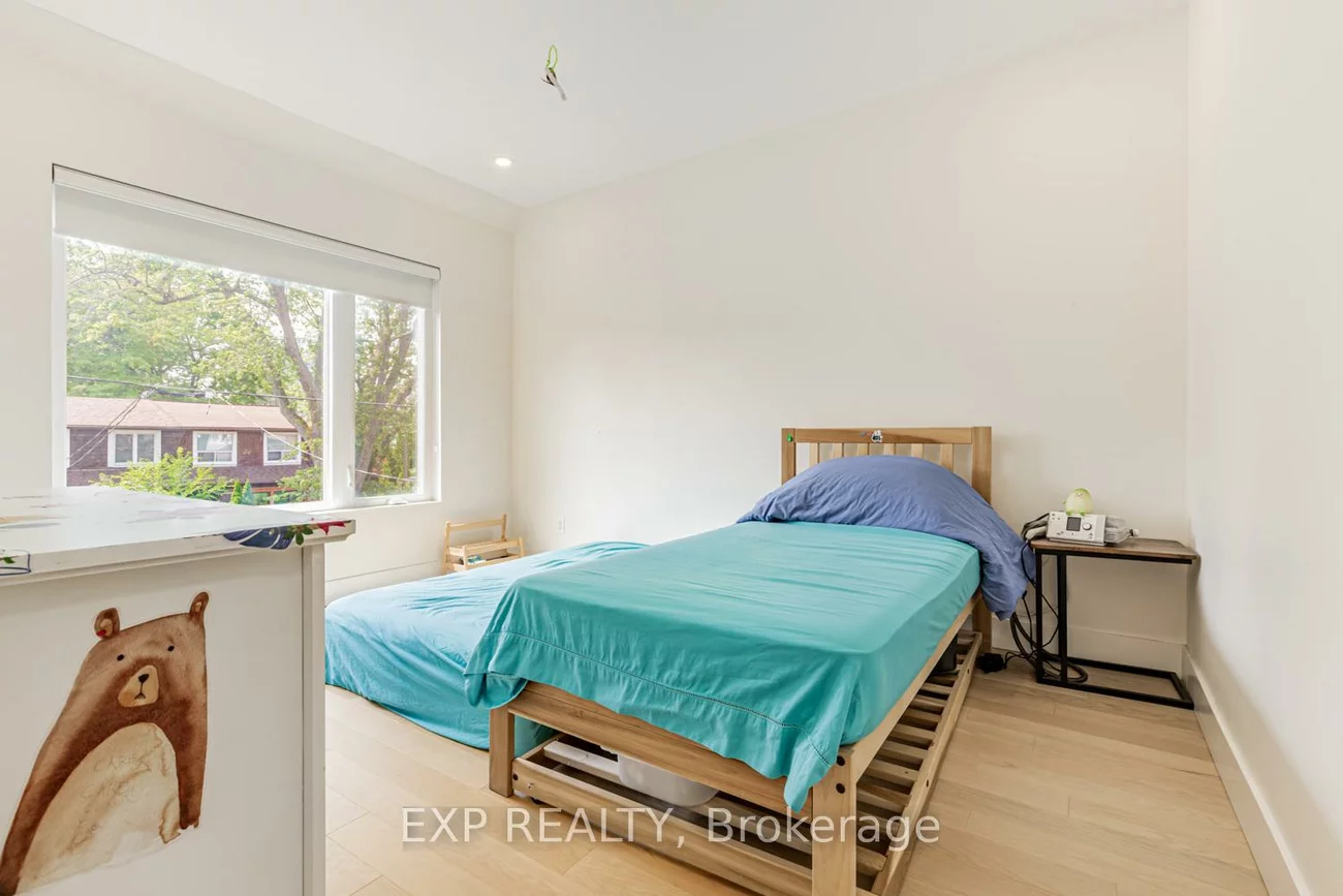1043, Logan, Broadview North, Toronto