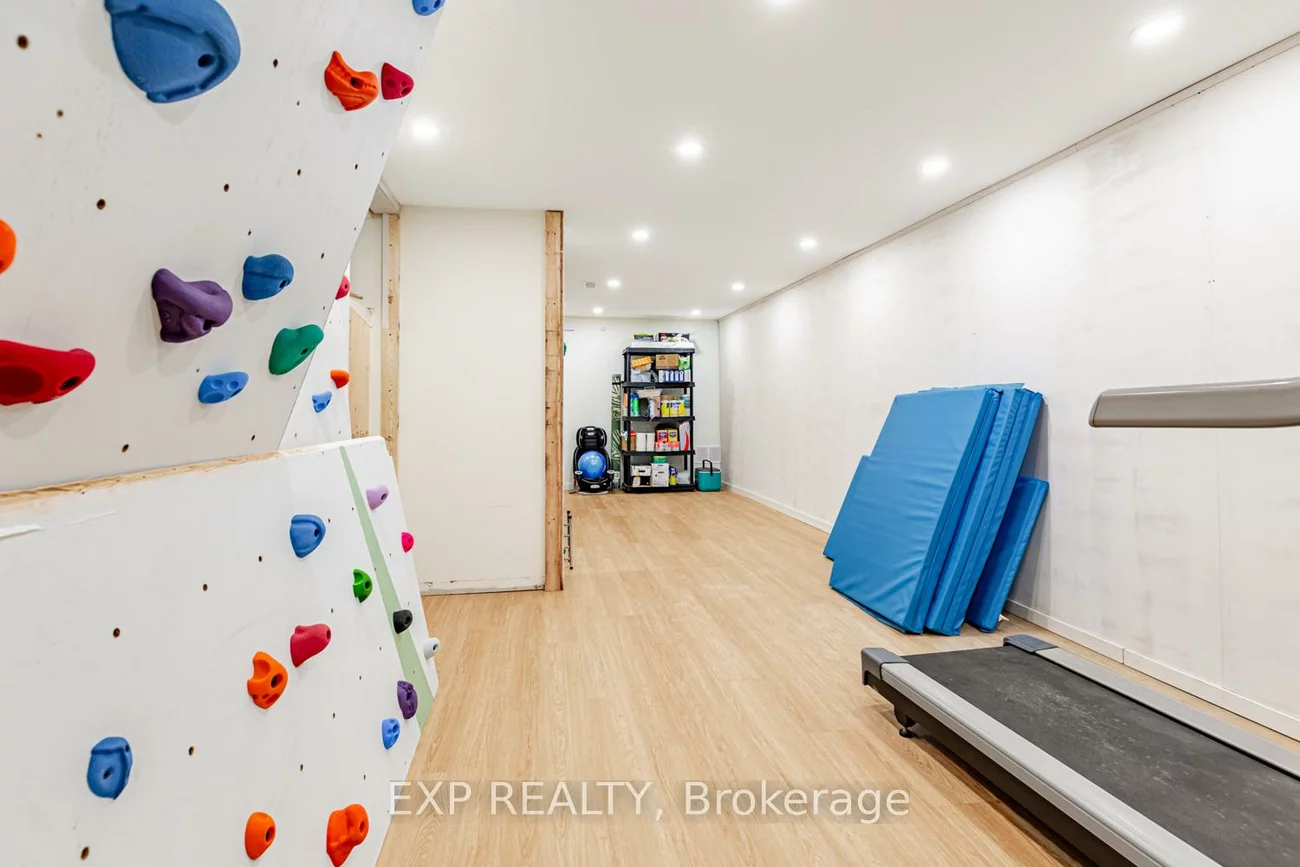 1043, Logan, Broadview North, Toronto