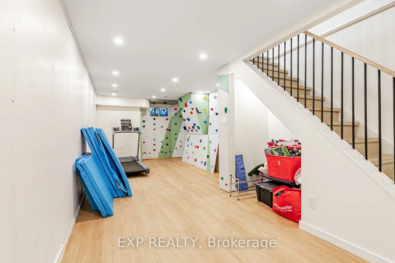 1043, Logan, Broadview North, Toronto