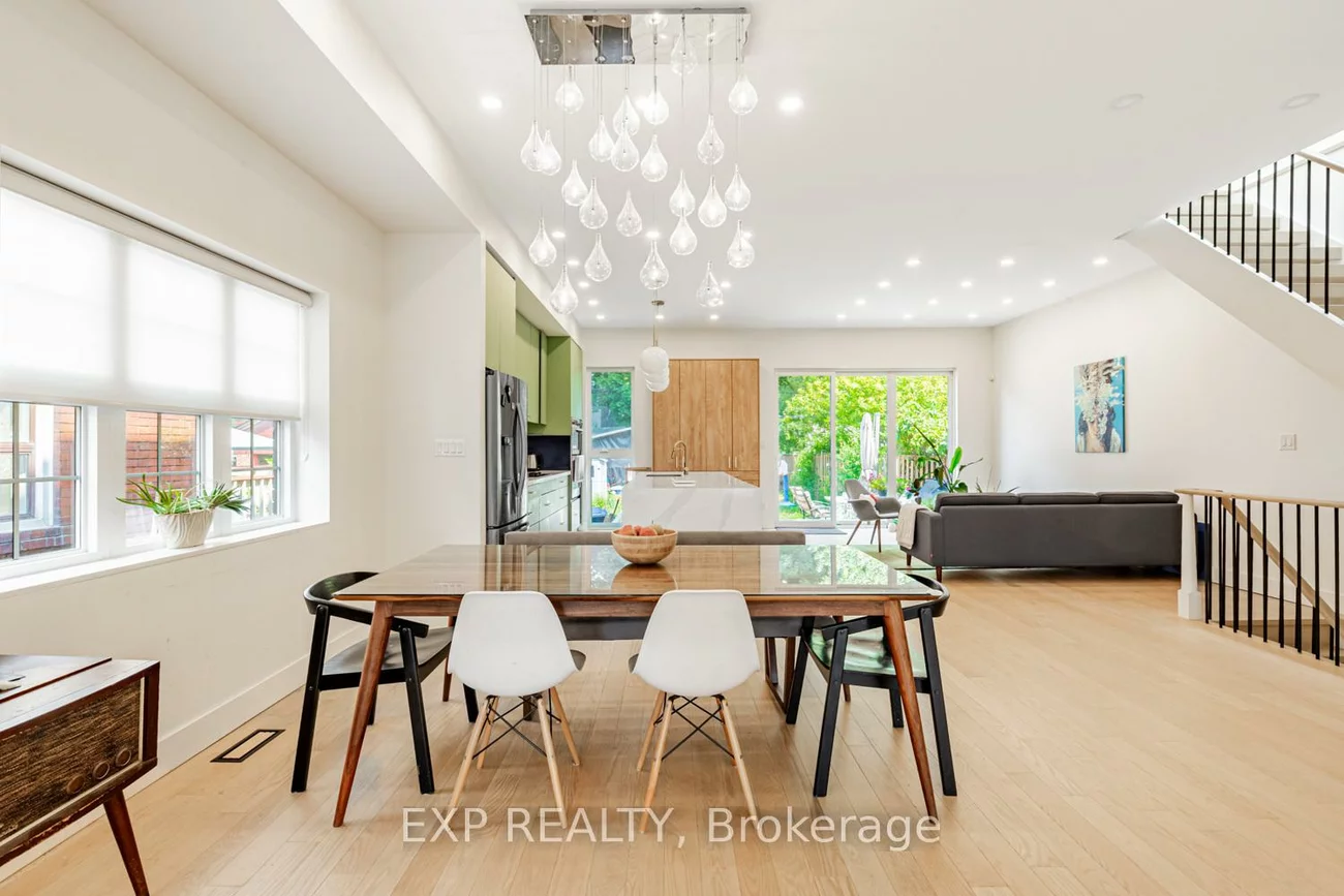 1043, Logan, Broadview North, Toronto