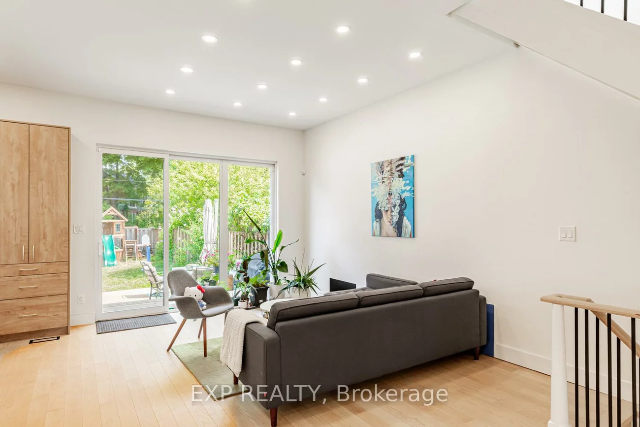 1043, Logan, Broadview North, Toronto