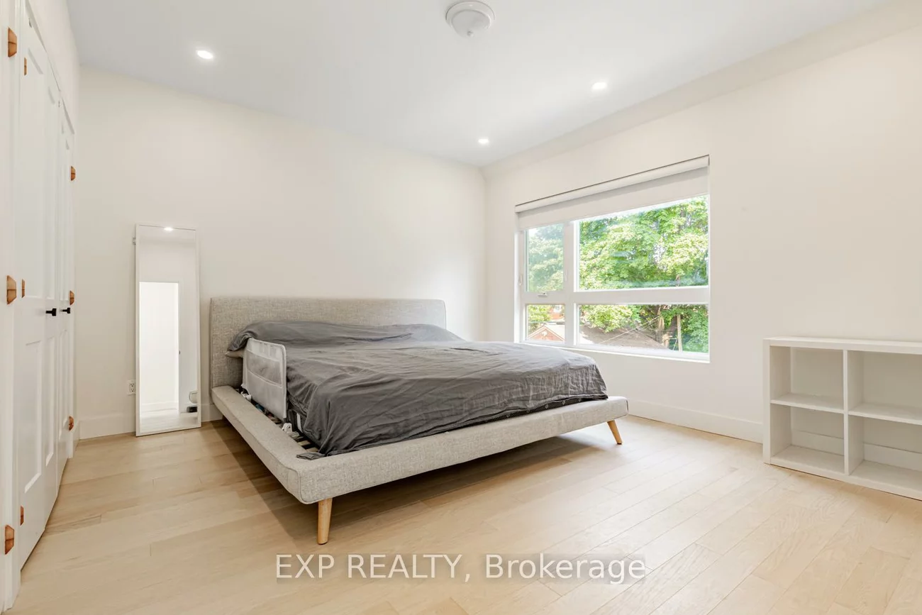 1043, Logan, Broadview North, Toronto