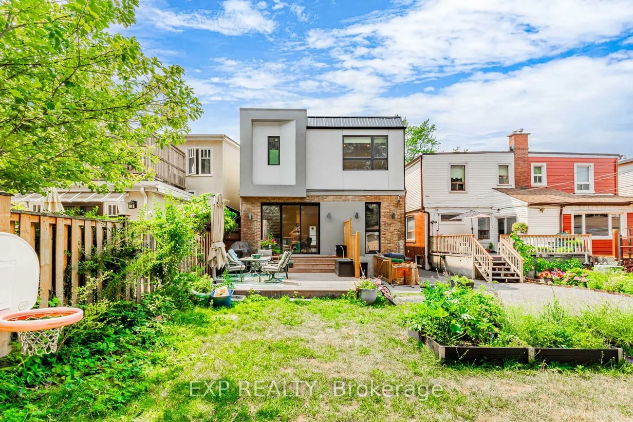 1043, Logan, Broadview North, Toronto