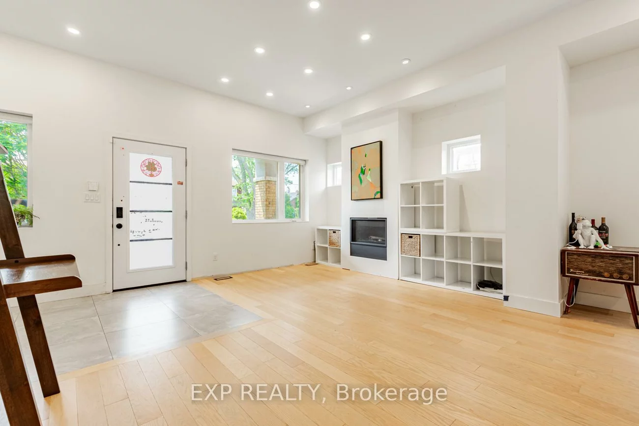 1043, Logan, Broadview North, Toronto